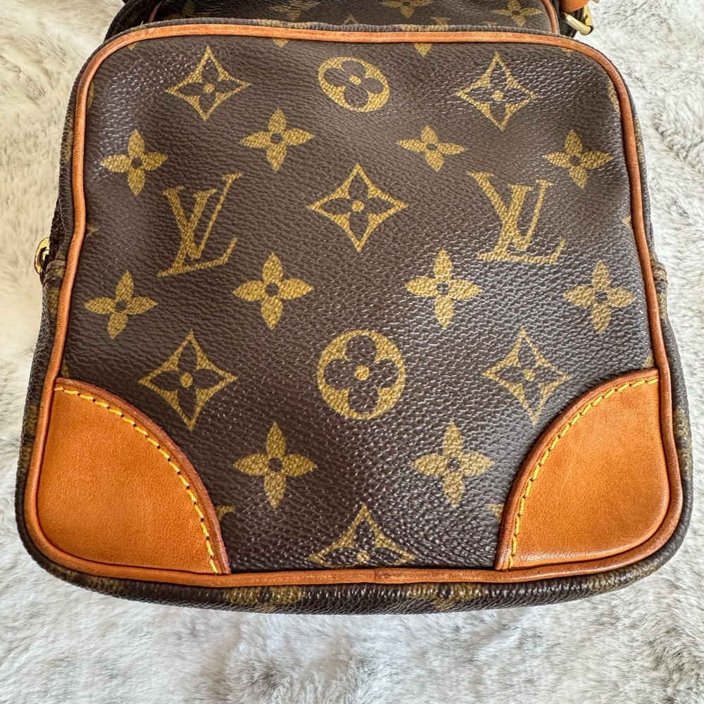 Louis Vuitton Amazone Crossbody Bag — Preloved Classic P0336 - Picture 12 of 17